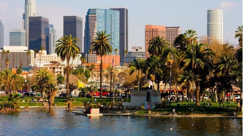 Celebrity homage! Hit the beaches and trendy landmarks of Los Angeles！