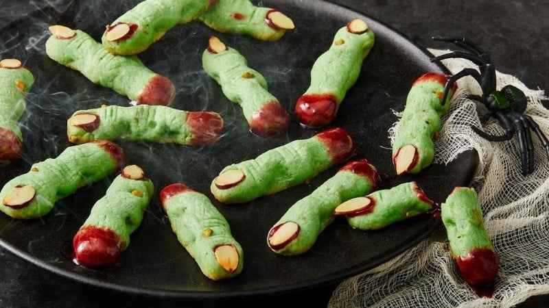 Make spooky Halloween food！